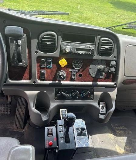 Used 2016 Freightliner BUSINESS CLASS M2 106