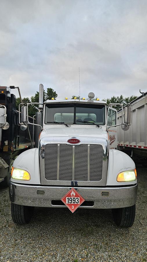 Used 2005 Peterbilt PB335
