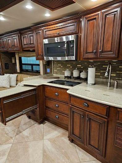 Used 2015 Newmar Dutch Star 4018