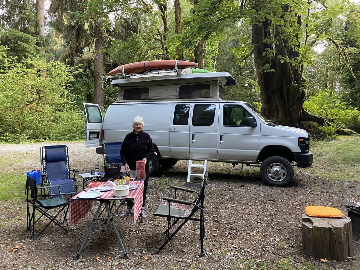 Used 2011 Ford E-350 Econoline