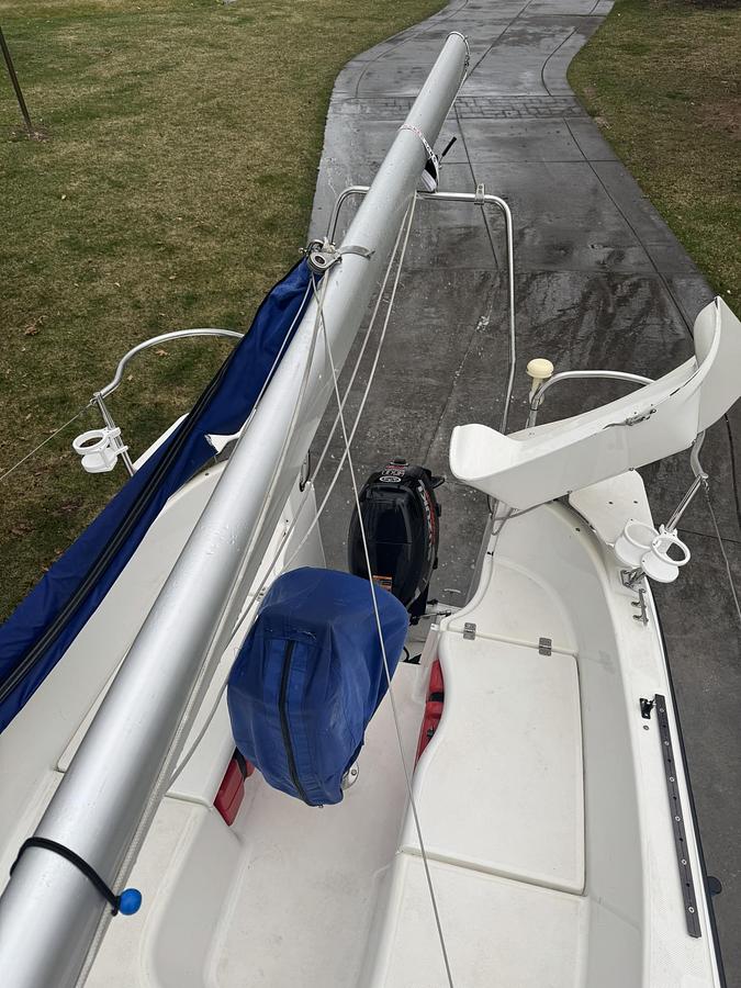 Used 2004 MacGregor 26m Sailboat