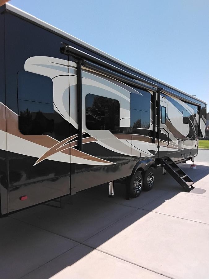 Used 2019 Heartland Landmark 365 Newport Fifth Wheel