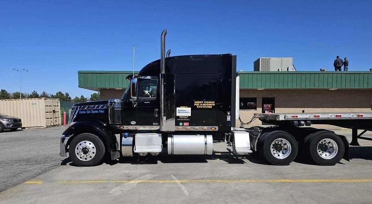 Used 2016 International Lonestar Sleeper Semi Truck