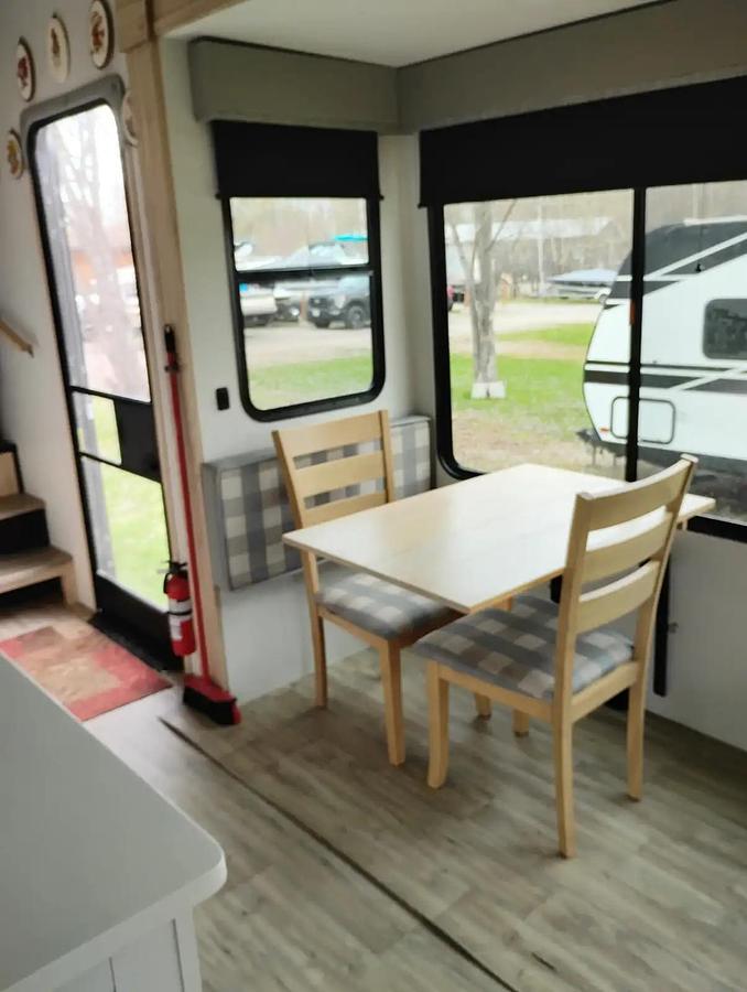 Used 2022 Alliance Avenue Fifth Wheel
