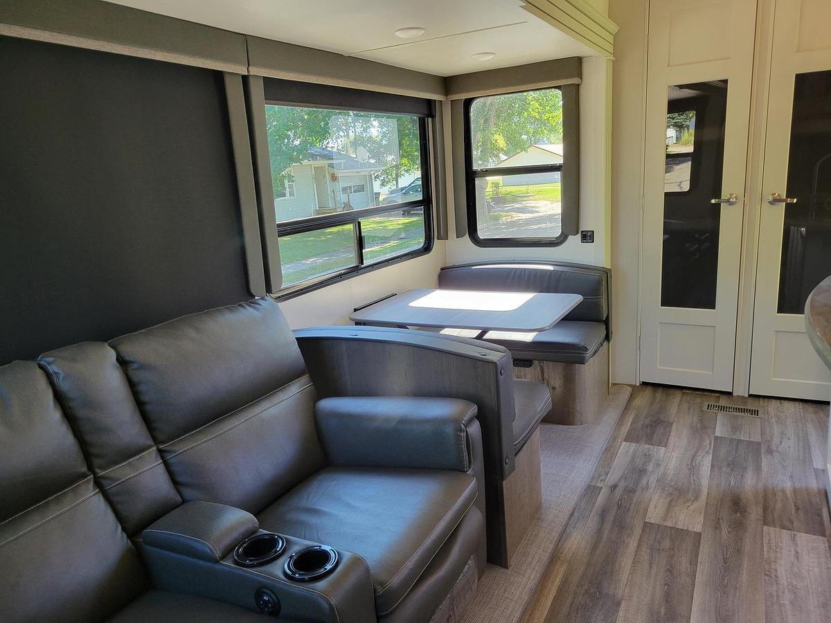 Used 2022 Keystone Cougar 364BHL