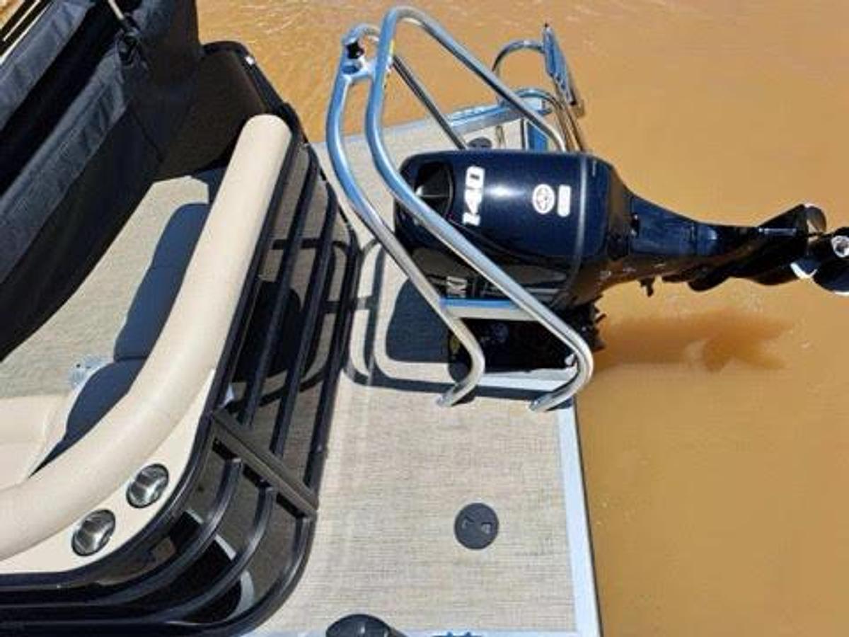 Used 2023 Bentley 24' Pontoon