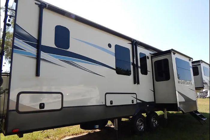 Used 2021 Keystone Montana 3761FL