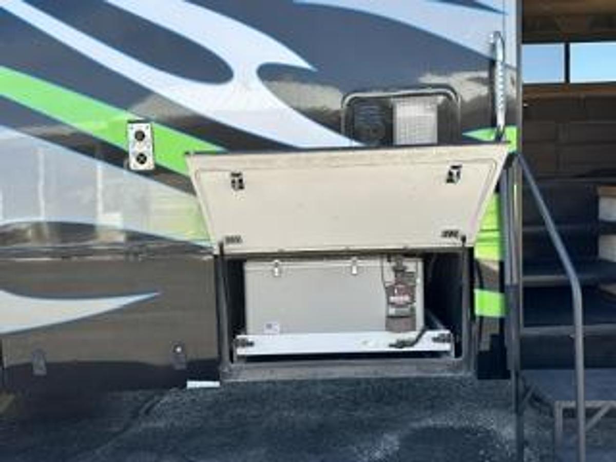 Used 2008 Renegade Classic Super C Motorhome