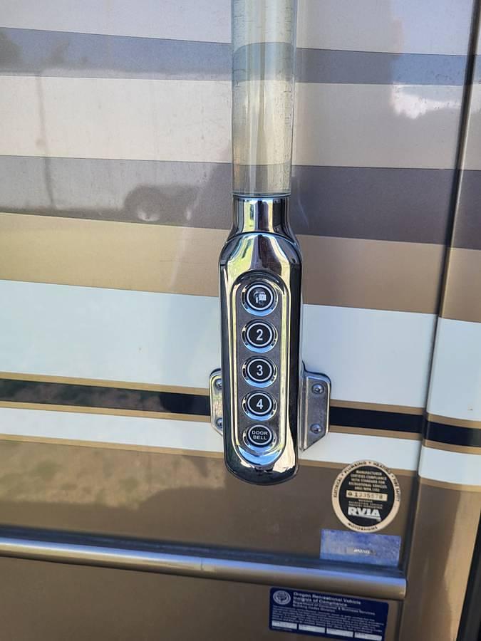 Used 2009 Monaco Dynasty Yorkshire IV