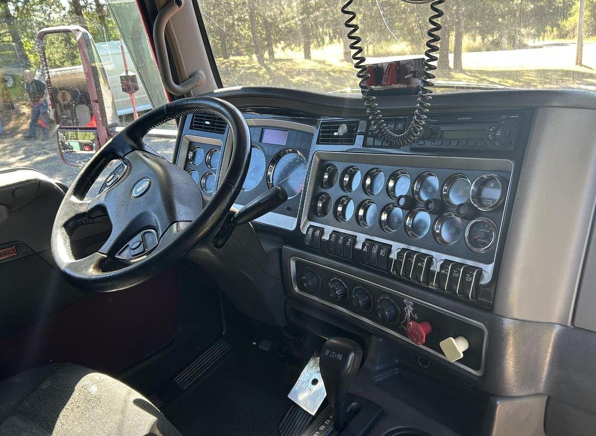 Used 2014 KENWORTH T660 Conventional Sleepe Semi