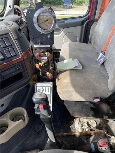 Used 2009 Volvo VHD64F430 Oil Field Truck