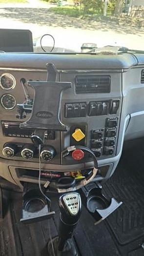 Used 2014 Peterbilt 579