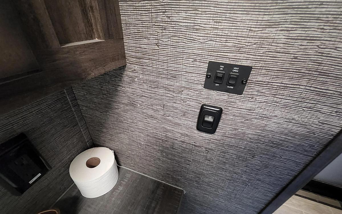 Used 2020 Heartland Bighorn Traveler 38FL Fifth Wheel