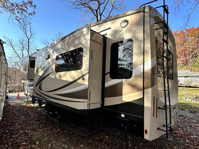 Used 2016 Jayco Pinnacle 36FBTS