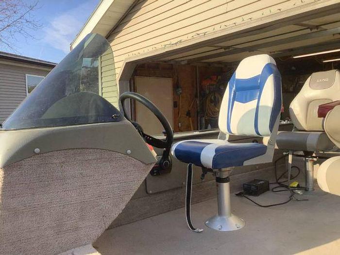 Used 2001 LUND Mr Pike