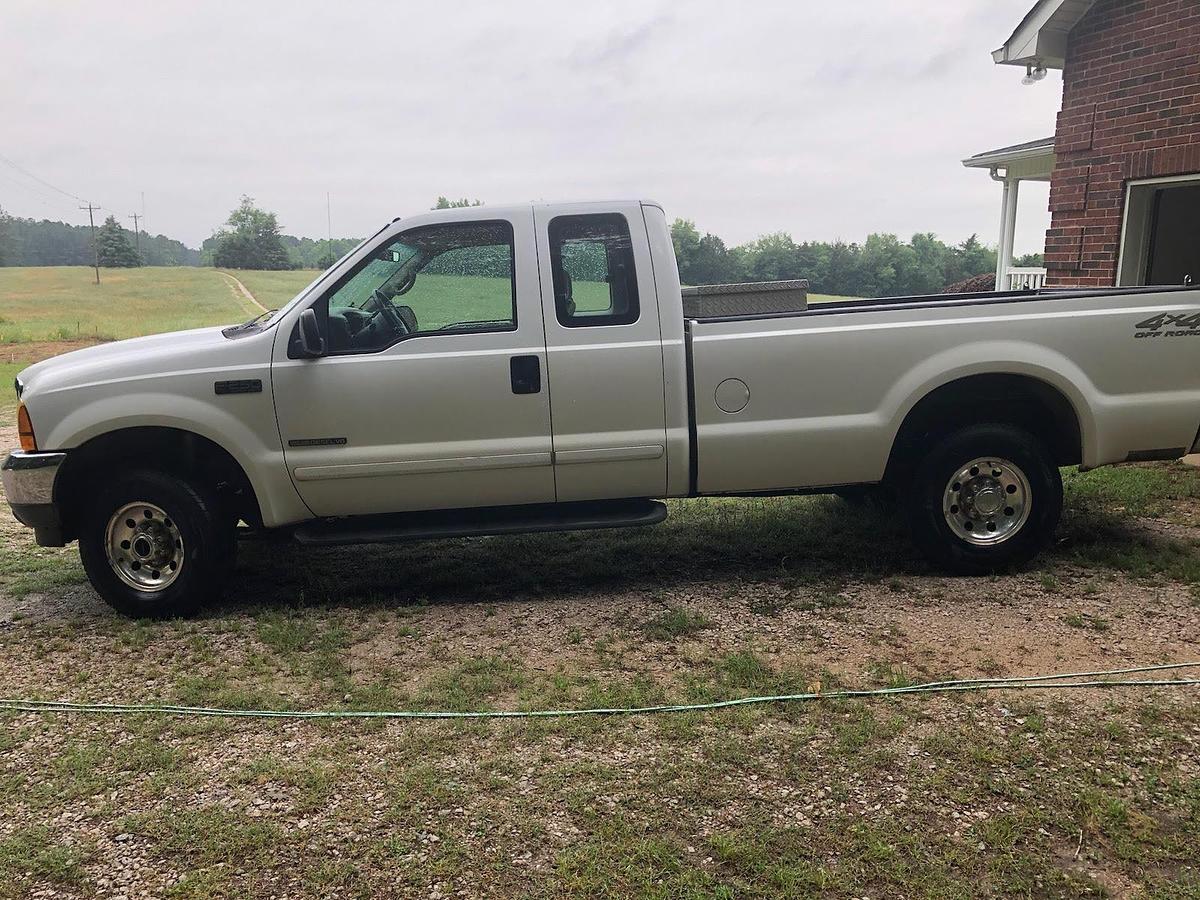 Used 2001 Ford F-250 Super Duty XL Pickup