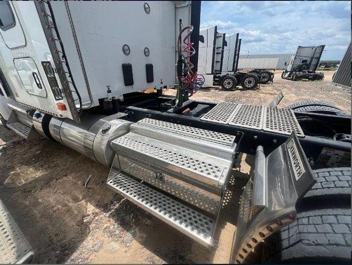 Used 2024 KENWORTH W990