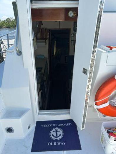 Used 2007 Albin Command Bridge 35