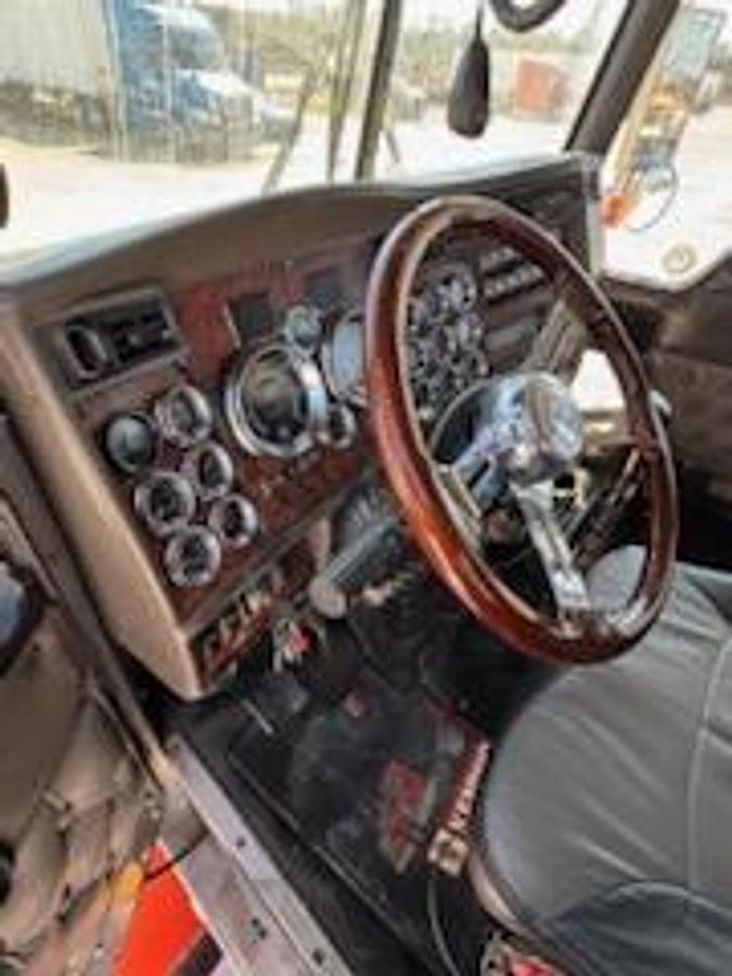 Used 2006 Kenworth T880