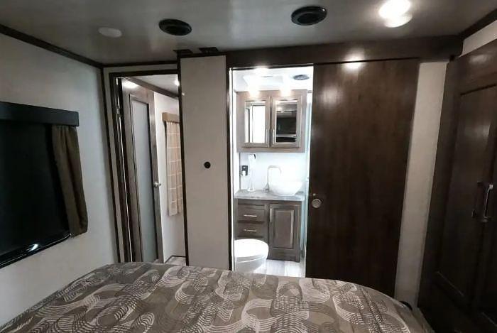 Used 2020 Dutchmen Voltage 3635