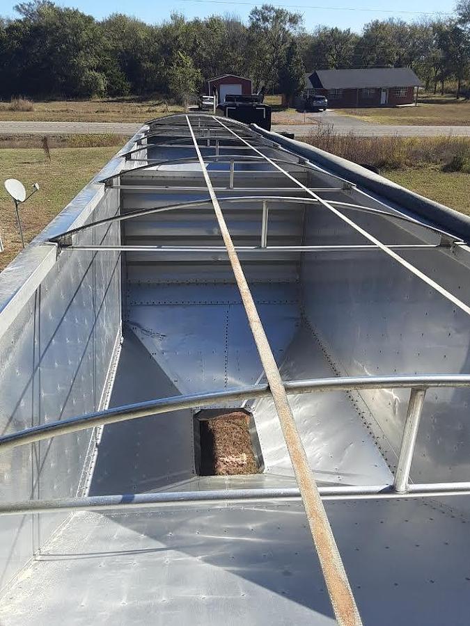 Used 2004 Peterbilt 379EXHD Sleeper Truck