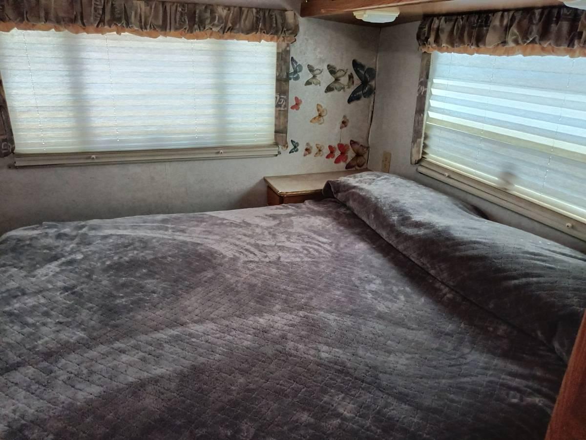 Used 2001 Winnebago Spirit Class C Motorhome