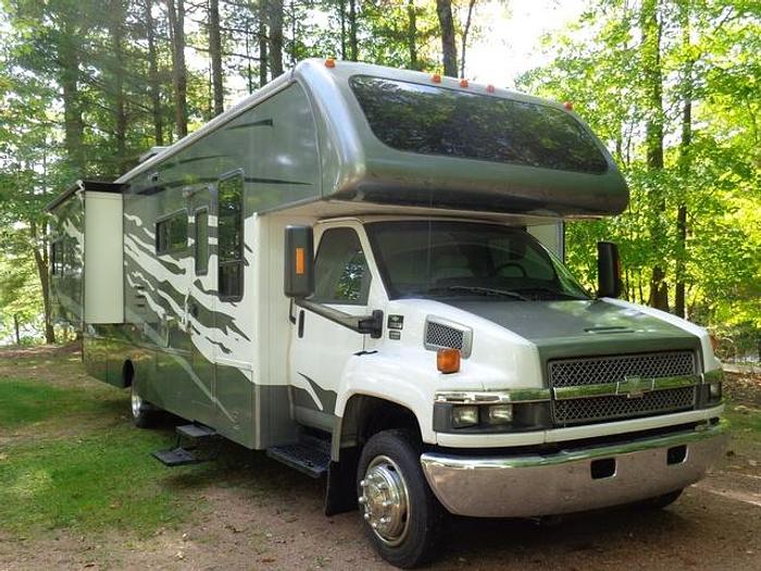 Used 2006 Gulf Stream Endura Super C Duramax