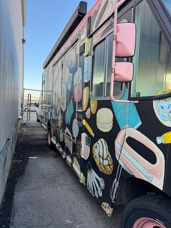 Used 2018 Ford P1000 Commercial Food Truck