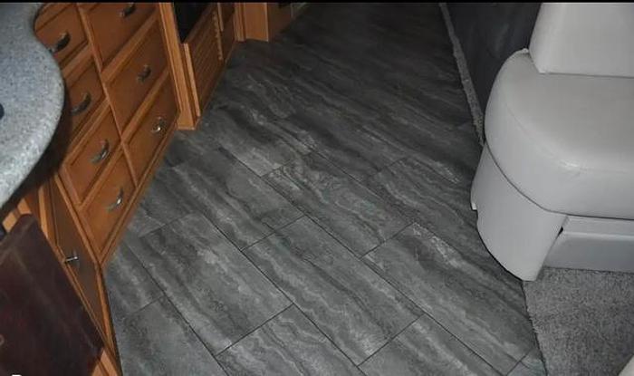 Used 2017 Newmar Bay Star 3401