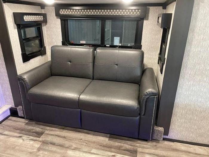 Used 2023 Crossroads Redwood RW4200FL