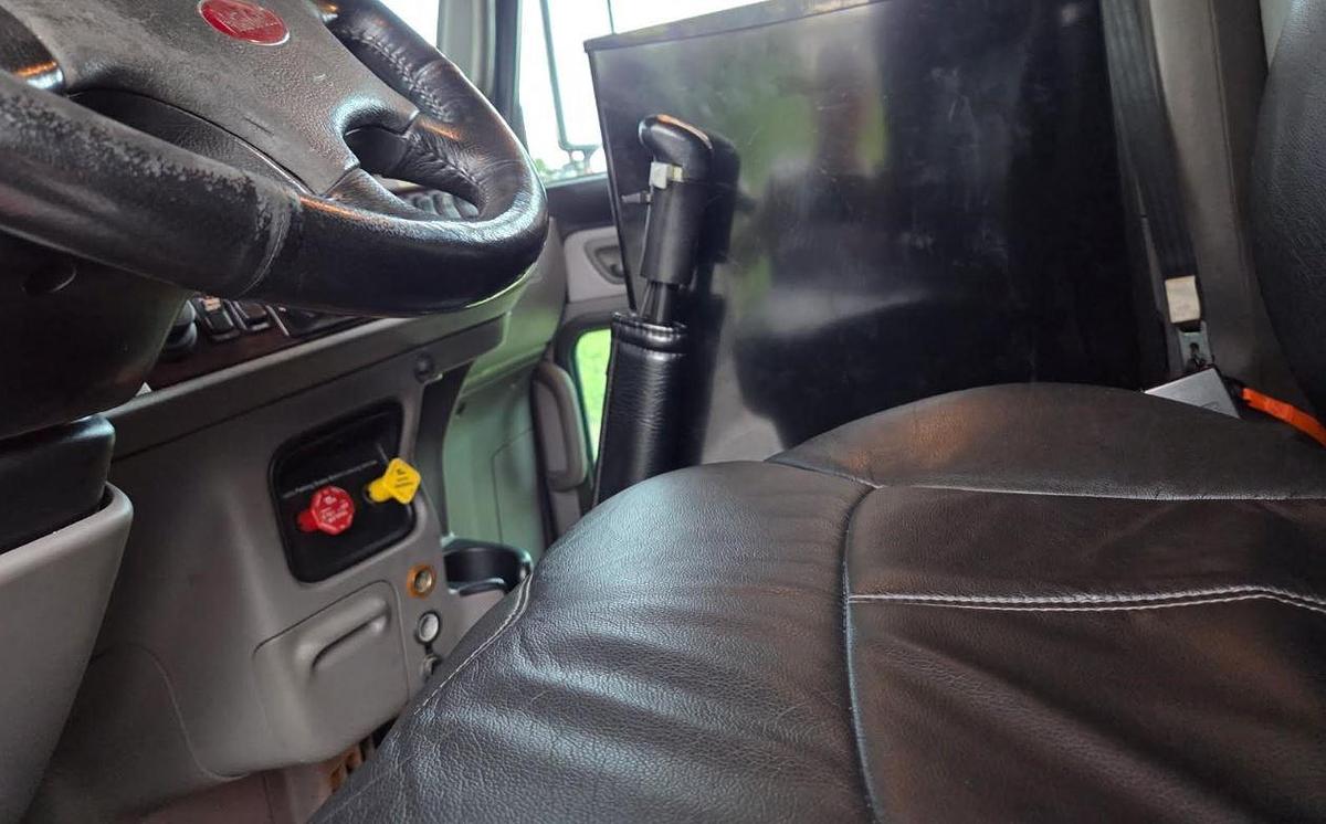 Used 2021 Peterbilt 389