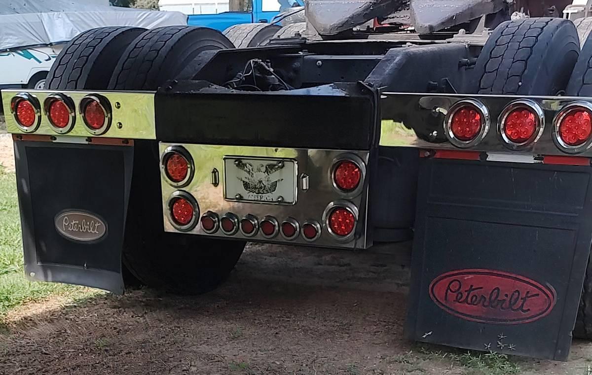 Used 2000 Peterbilt 379 Sleeper Semi Truck