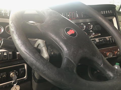 Used 2013 Kenworth Conventional Sleeper Semi