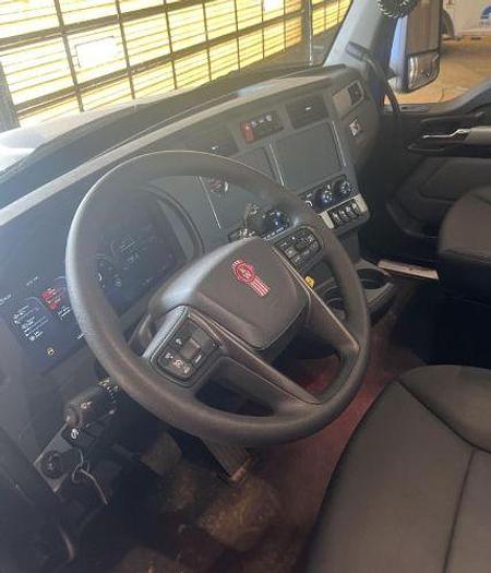 Used 2025 KENWORTH T880 Dump Truck