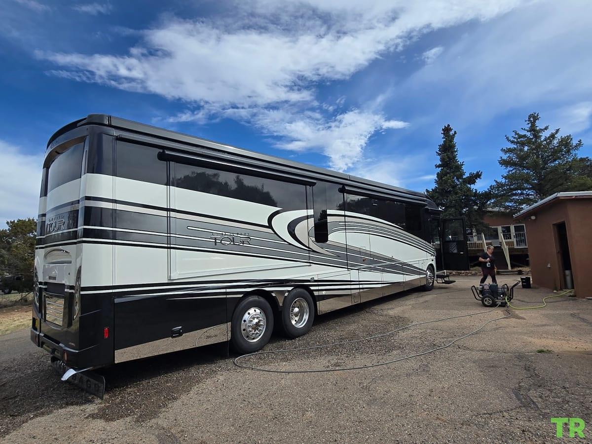 Used 2017 Winnebago Grand Tour 45RL