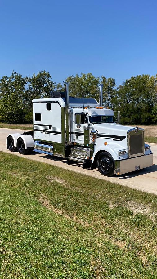 Used 2000 Kenworth W900 Conventional Sleeper Semi