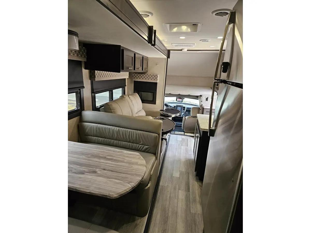 Used 2022 Dynamax Isata 5 30FW