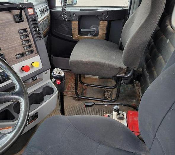 Used 2015 Freightliner CORONADO 122 SD