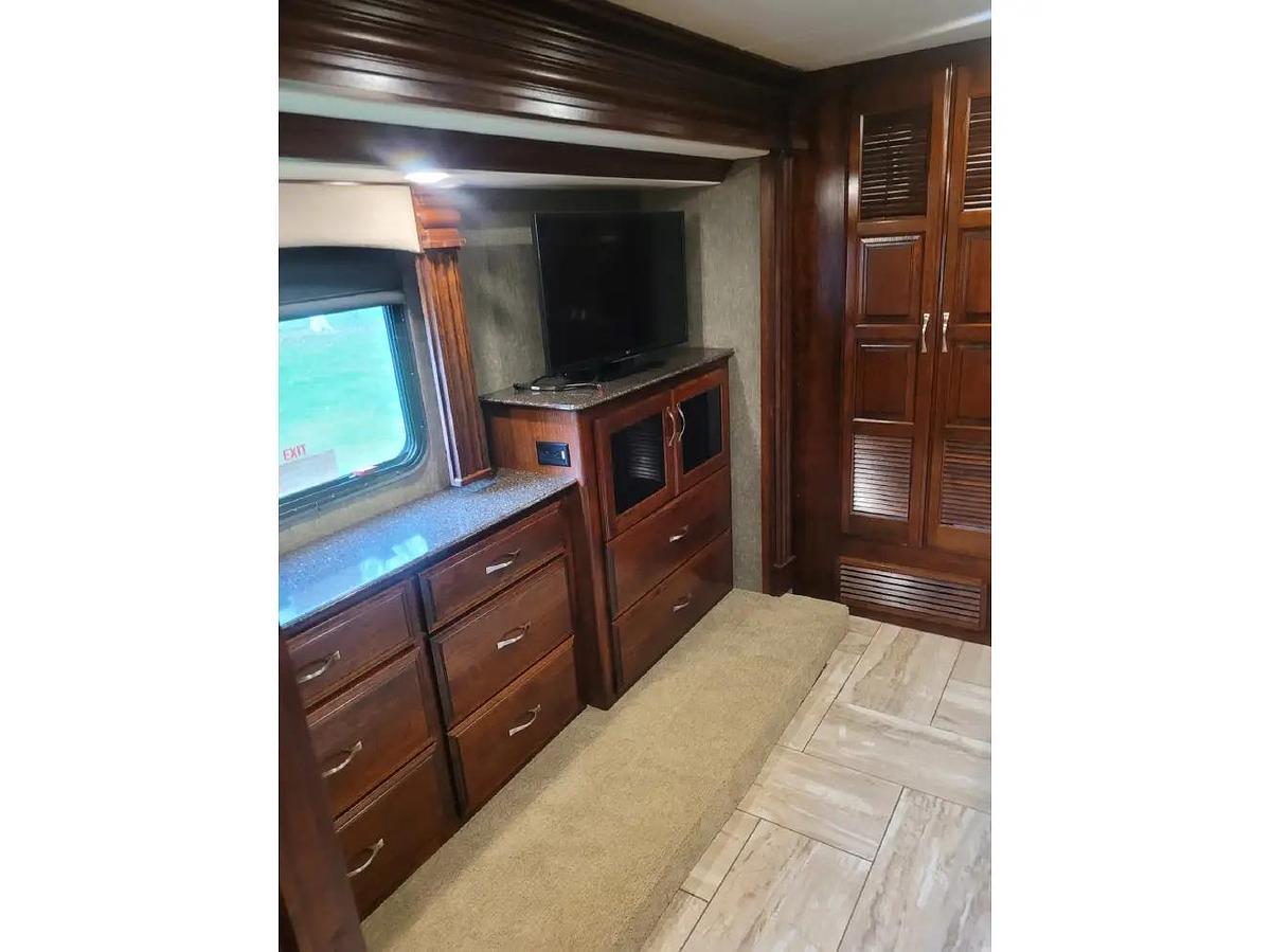 Used 2017 Fleetwood Discovery 37R Class A Motorhome