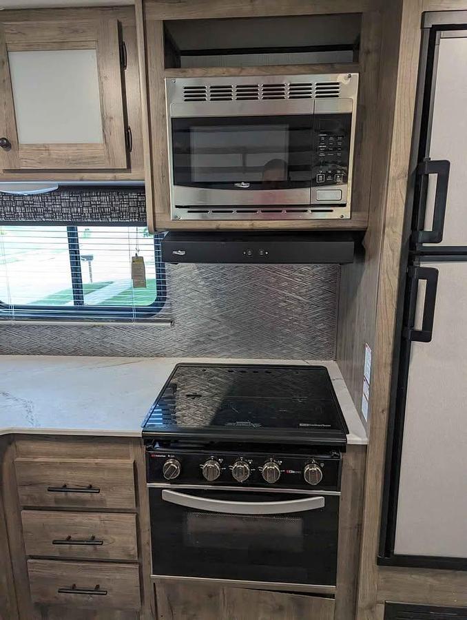 Used 2021 Heartland Pioneer DS320