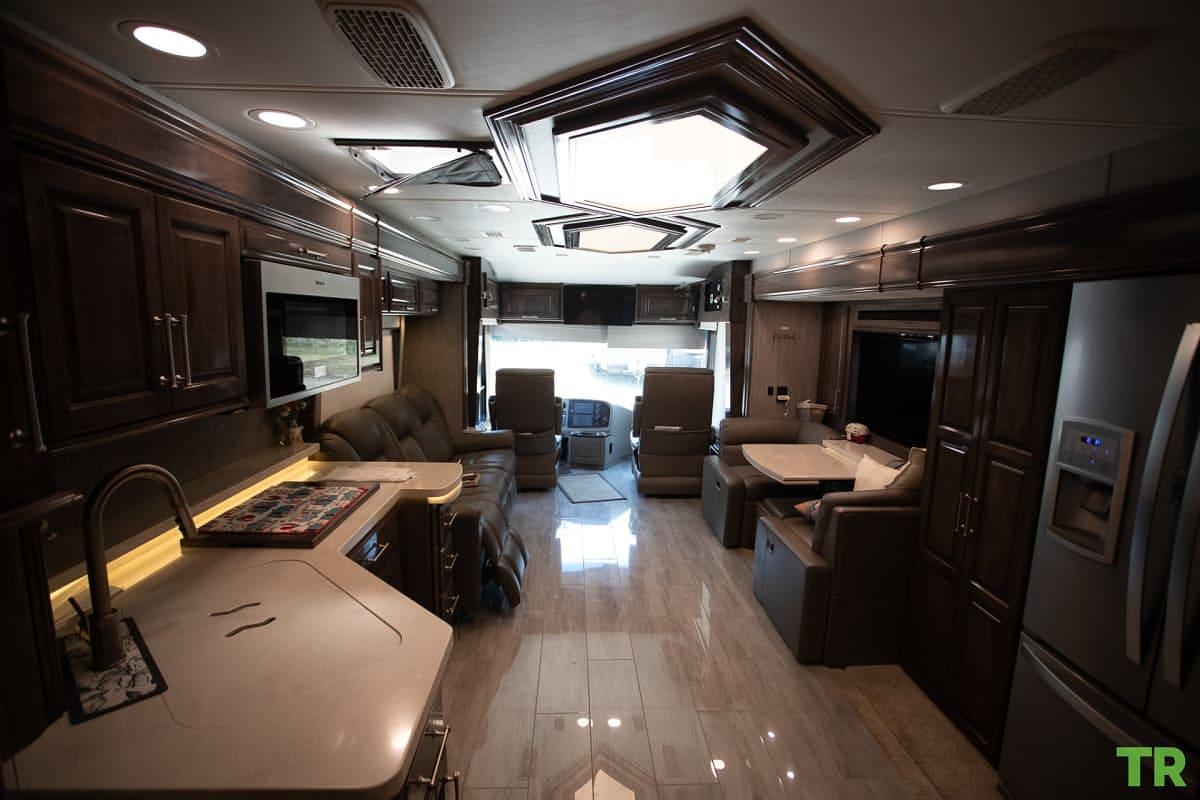 Used 2020 Entegra Aspire 44R | 450 HP Cummins Diesel | Bath & Half | Luxury Coach | Only 16,000 Miles
