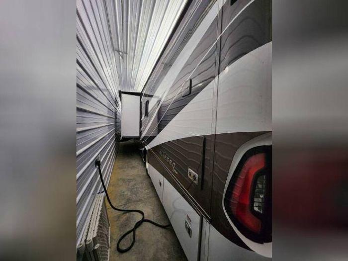 Used 2021 Tiffin Allegro Red 38LL