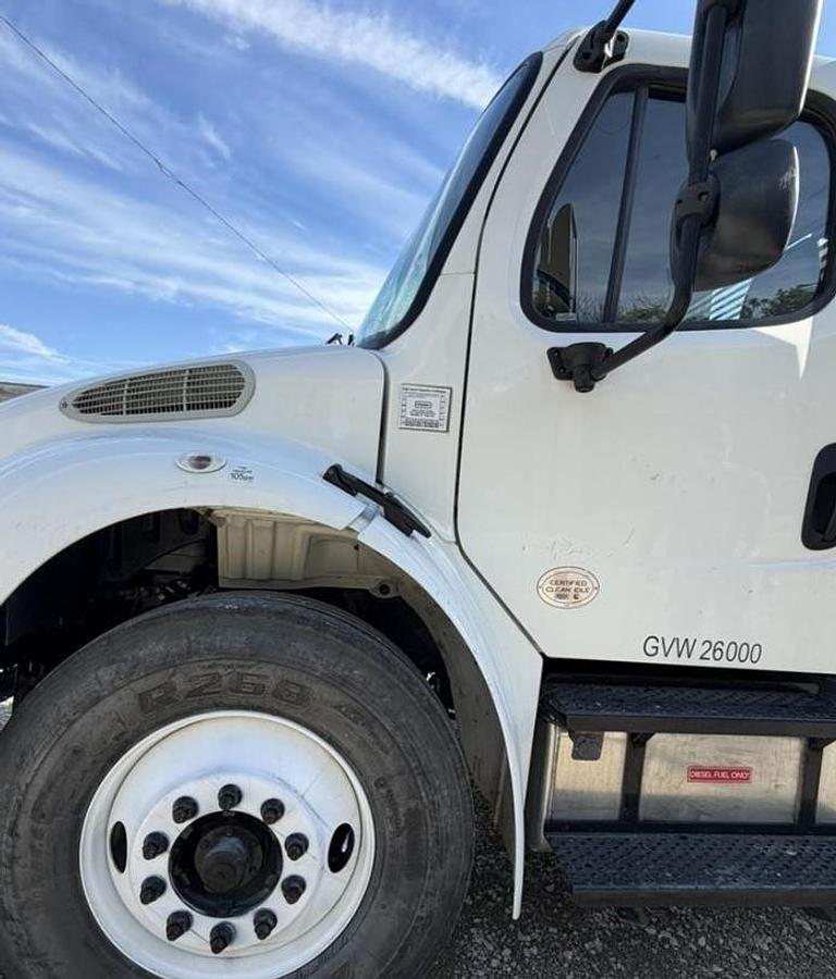 Used 2019 Freightliner Business Class M2 106
