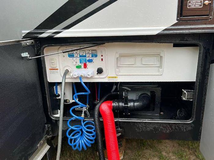 Used 2022 Jayco Seneca 37K
