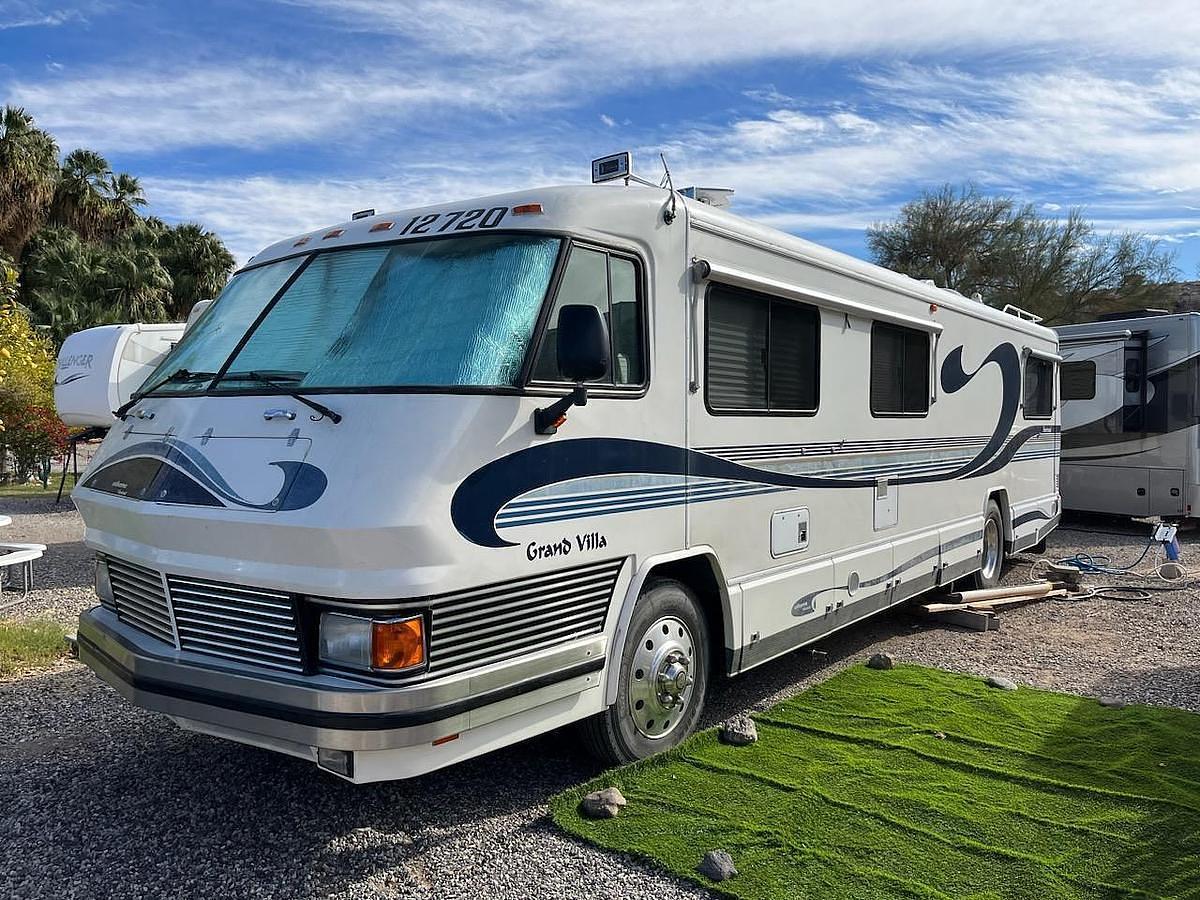 Used 1998 Foretravel Stationary Class A Motorhome