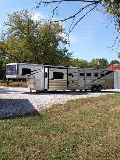 Used 2016 Bison Premier 4 Horse Trailer with Living Quarters