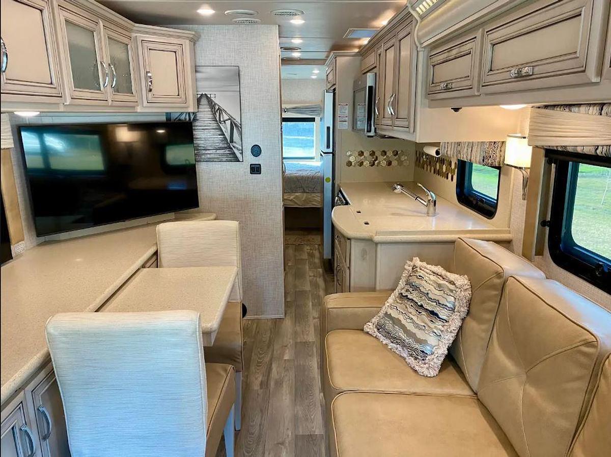Used 2021 Newmar Bay Star 3226 Class A Motorhome