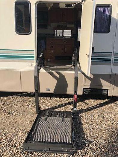 Used 1998 Four Winds Windsport 33B