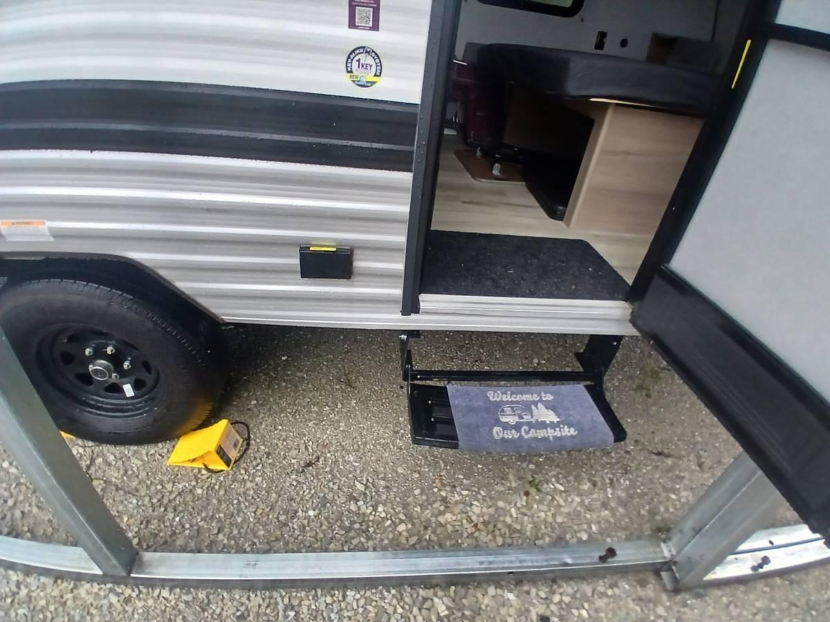 Used 2025 Keystone Coleman 17R Travel Trailer