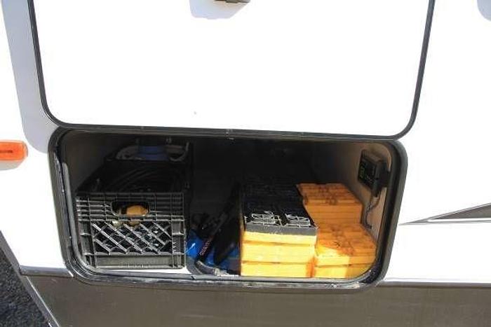 Used 2021 Coleman Lite 1805RB